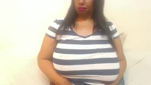Snapshot of boobyqueen24 chatting on 26, 5, 2026 boobyqueen online show from 26, 5, 2026