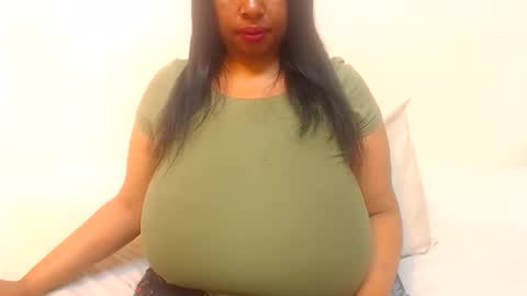 Snapshot of boobyqueen24 chatting on 27, 5, 2026 boobyqueen online show from 27, 5, 2026