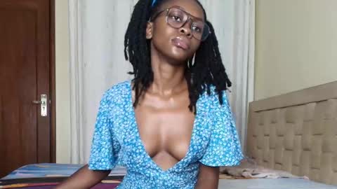 Snapshot of booty_queen001 chatting on 23, 10, 2025 Heather online show from 23, 10, 2025
