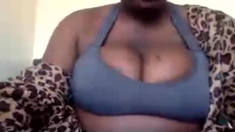 Snapshot of bootylicious_1_ chatting on 10, 7, 2026 vee online show from 10, 7, 2026