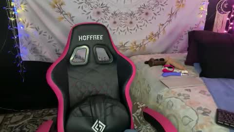 Snapshot of bossmomma chatting on 6, 1, 2026 BossMom online show from 6, 1, 2026