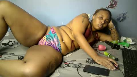 Snapshot of botty_queen chatting on 20, 4, 2026 botty_queen online show from 20, 4, 2026