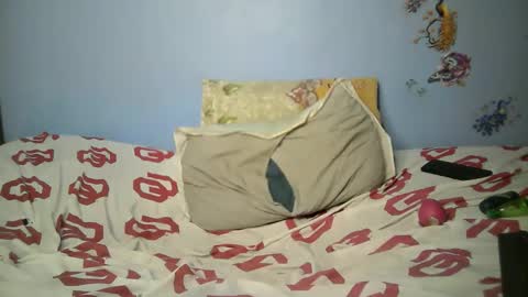 Snapshot of botty_queen chatting on 15, 5, 2026 botty_queen online show from 15, 5, 2026