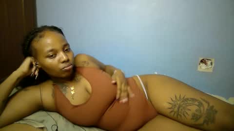 Snapshot of botty_queen chatting on 28, 5, 2026 botty_queen online show from 28, 5, 2026