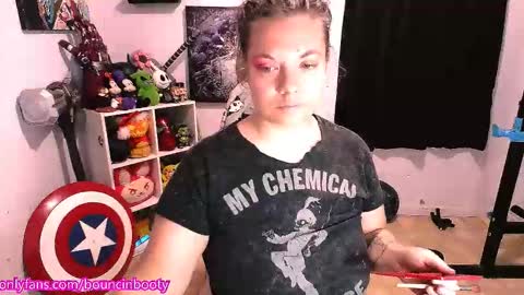 Snapshot of bouncinbooty chatting on 3, 11, 2025 Pumpkin Butt online show from 3, 11, 2025
