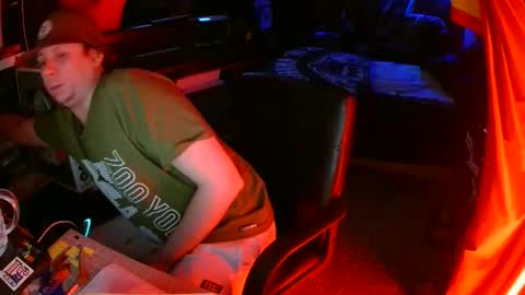 Bowerboi1217 online show from 22, 11, 2025