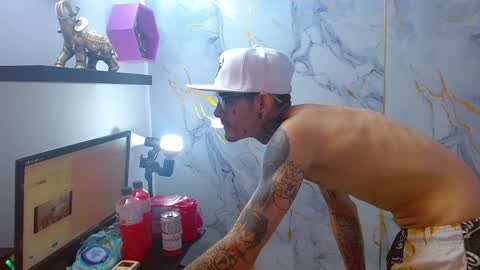 Snapshot of boy_tatto77 chatting on 25, 3, 2026 boy_tatto77 online show from 25, 3, 2026