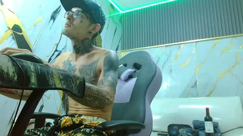 Snapshot of boy_tatto77 chatting on 27, 3, 2026 boy_tatto77 online show from 27, 3, 2026