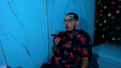 Snapshot of boy_tatto77 chatting on 13, 4, 2026 boy_tatto77 online show from 13, 4, 2026