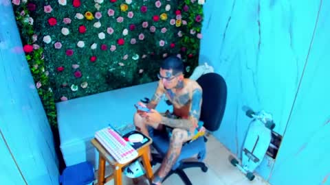 Snapshot of boy_tatto77 chatting on 15, 4, 2026 boy_tatto77 online show from 15, 4, 2026