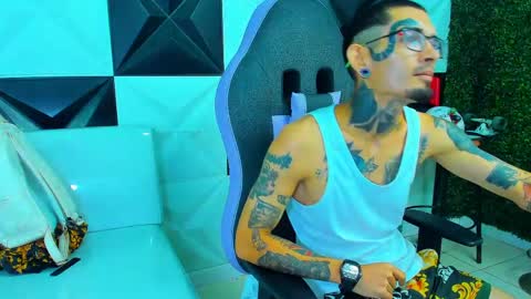 Snapshot of boy_tatto77 chatting on 19, 4, 2026 boy_tatto77 online show from 19, 4, 2026