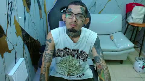 Snapshot of boy_tatto77 chatting on 22, 4, 2026 boy_tatto77 online show from 22, 4, 2026