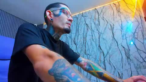 Snapshot of boy_tatto77 chatting on 23, 4, 2026 boy_tatto77 online show from 23, 4, 2026
