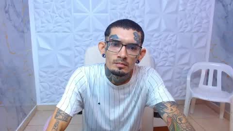 Snapshot of boy_tatto77 chatting on 1, 5, 2026 boy_tatto77 online show from 1, 5, 2026