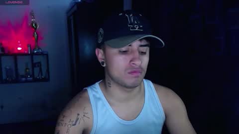Snapshot of boylatin_777 chatting on 22, 12, 2025 miguel online show from 22, 12, 2025