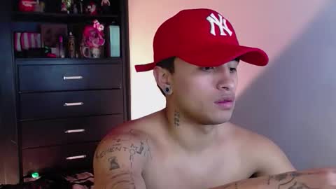 Snapshot of boylatin_777 chatting on 19, 2, 2026 miguel online show from 19, 2, 2026