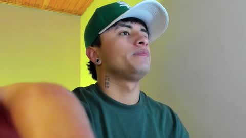 Snapshot of boylatin_777 chatting on 22, 3, 2026 miguel online show from 22, 3, 2026
