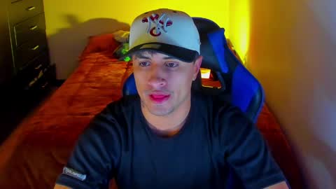 Snapshot of boylatin_777 chatting on 30, 4, 2026 miguel online show from 30, 4, 2026