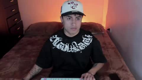 Snapshot of boylatin_777 chatting on 15, 5, 2026 miguel online show from 15, 5, 2026