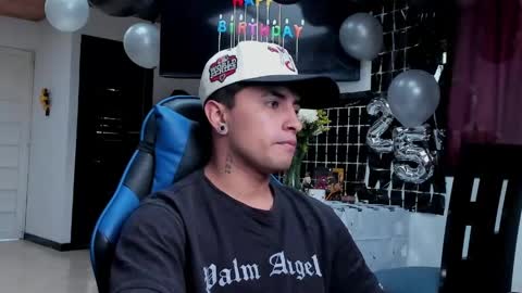 Snapshot of boylatin_777 chatting on 19, 5, 2026 miguel online show from 19, 5, 2026