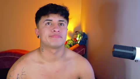 Snapshot of boylatin_777 chatting on 24, 7, 2026 miguel online show from 24, 7, 2026