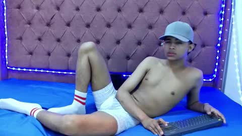 Snapshot of boys_hotparty chatting on 19, 2, 2025 ALEX - TAYLER -MIKE online show from 19, 2, 2025