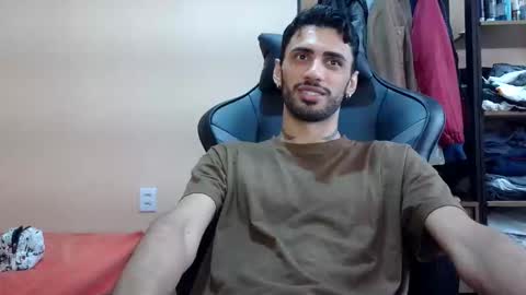 Snapshot of boyzinm2 chatting on 17, 3, 2026 boyzinm2 online show from 17, 3, 2026