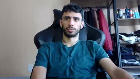 Snapshot of boyzinm2 chatting on 6, 4, 2026 boyzinm2 online show from 6, 4, 2026