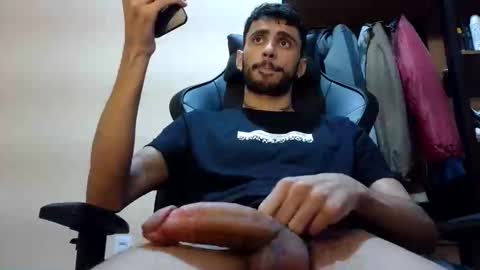 Snapshot of boyzinm2 chatting on 11, 4, 2026 boyzinm2 online show from 11, 4, 2026