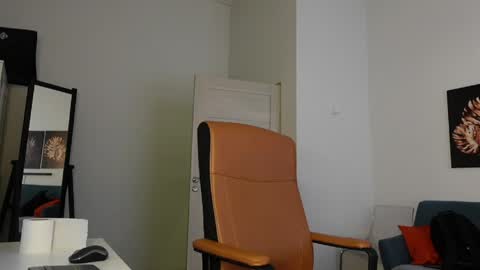 Snapshot of brad_holloway chatting on 4, 4, 2026 BRAD HOLLOWAY online show from 4, 4, 2026