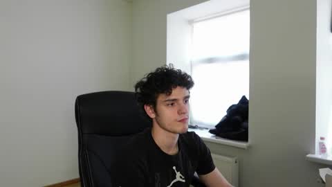 Snapshot of brad_holloway chatting on 8, 4, 2026 BRAD HOLLOWAY online show from 8, 4, 2026