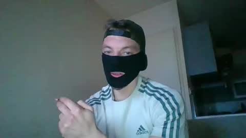 Snapshot of brahz chatting on 5, 1, 2025 brahz online show from 5, 1, 2025