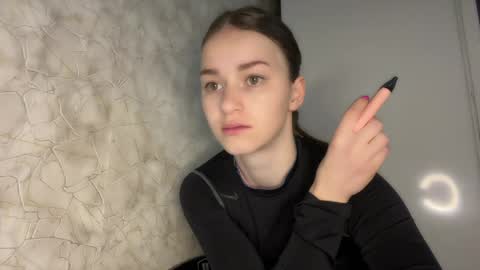 Snapshot of bralkissy chatting on 8, 4, 2026 Kate online show from 8, 4, 2026