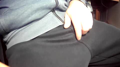 Snapshot of bram27370 chatting on 8, 1, 2025 bram27370 online show from 8, 1, 2025