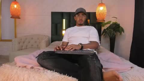 Snapshot of brand_collins chatting on 16, 11, 2025 Brand online show from 16, 11, 2025