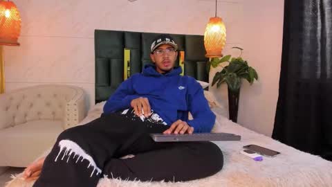 Snapshot of brand_collins chatting on 17, 11, 2025 Brand online show from 17, 11, 2025