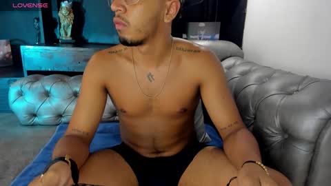 Snapshot of brand_collins chatting on 18, 12, 2025 Brand online show from 18, 12, 2025