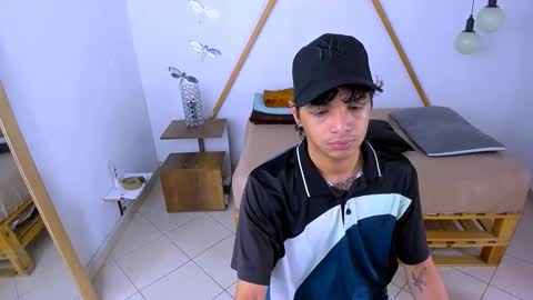 Snapshot of brand_hades chatting on 3, 10, 2025 B R A N D online show from 3, 10, 2025