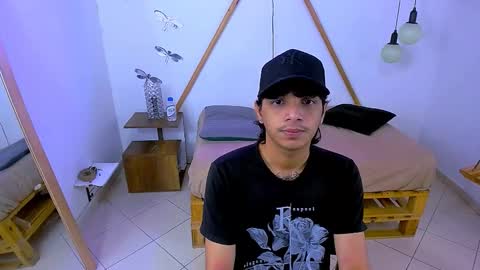 Snapshot of brand_hades chatting on 31, 10, 2025 B R A N D online show from 31, 10, 2025