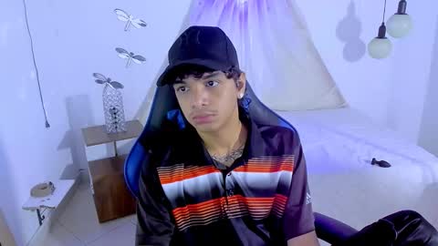 Snapshot of brand_hades chatting on 8, 11, 2025 B R A N D online show from 8, 11, 2025