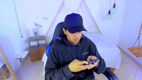 Snapshot of brand_hades chatting on 1, 12, 2025 B R A N D online show from 1, 12, 2025