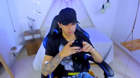 Snapshot of brand_hades chatting on 4, 12, 2025 B R A N D online show from 4, 12, 2025