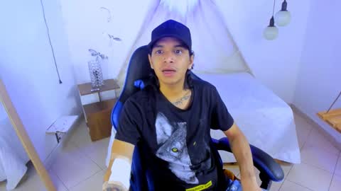 Snapshot of brand_hades chatting on 4, 12, 2025 B R A N D online show from 4, 12, 2025