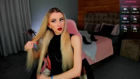 Snapshot of brandice_sparkl chatting on 25, 4, 2026 Emilia online show from 25, 4, 2026
