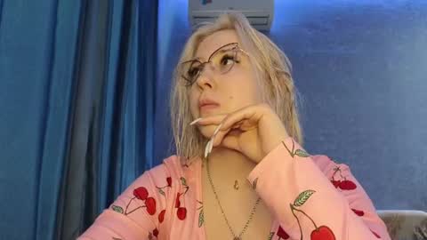 Snapshot of brandy__stars chatting on 14, 6, 2026 Belle online show from 14, 6, 2026