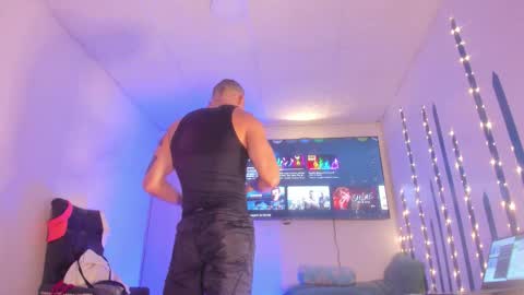 Instagram             twitter BRAN LOPEZ  online show from 17, 10, 2025