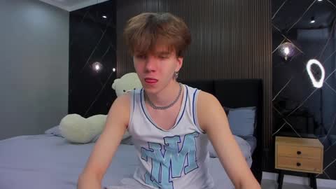 Snapshot of braxiboy chatting on 2, 2, 2025 Brax online show from 2, 2, 2025