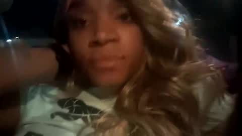 Snapshot of breatheoffreshpussy chatting on 27, 10, 2025 BeautifulDisasterxxx online show from 27, 10, 2025
