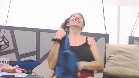 BRENDA VELASQUEZ online show from 24, 10, 2025