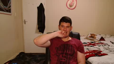 Snapshot of brendansexyboy098754 chatting on 25, 3, 2026 ask me lol online show from 25, 3, 2026